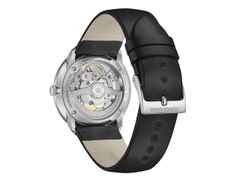 Junghans Meister fein Kleine Automatic Edelstahl 39mm weißes Zifferblatt schwarzes Lederband – Herrenuhren Uhr mit Datum aus Edelstahl und Leder. Das Gehäuse ist rund und silber. Das Lederarmband ist schwarz. Das Zifferblatt ist ein Index in grau. – Ansicht 2