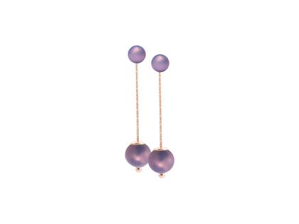 Meissen Pearl Collection Lilac Ohrhänger Roségold mit violetten Porzellankugeln 8mm und 12mm aus Meissener Porzellan® 50mm – Ohrschmuck Ohrhänger aus 750 Rotgold, Porzellan und und .