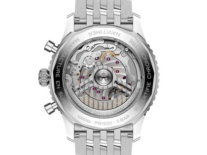 Breitling Navitimer B19 Chronograph 43 Perpetual Calendar Automatik Edelstahl eisblaues Zifferblatt Metallband – Herrenuhren Chronograph aus 950 Platin und Edelstahl. Das Gehäuse ist rund und silber. Das Edelstahlarmband ist silber. Das Zifferblatt ist ein Index in blau. – Ansicht 4
