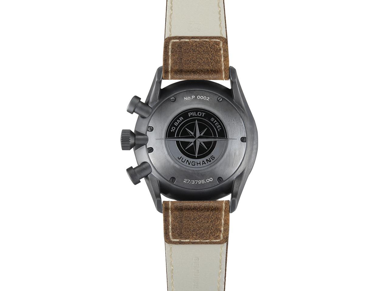 Junghans Meister Pilot Chronoscope Edelstahl DLC-Schwarz 43mm braunes Zifferblatt braunes Lederband – Herrenuhren Chronograph aus Edelstahl. Das Gehäuse ist rund und anthrazit. Das Lederarmband ist braun. Das Zifferblatt ist arabisch und grau. – Ansicht 3