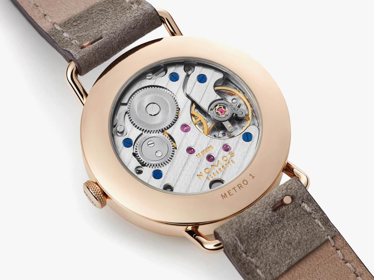 Nomos Glashütte Metro 33 Roségold Handaufzug Roségold 33mm weißes Zifferblatt beiges Lederband – Damenuhren Uhr ohne Datum aus 750 Rotgold. – Ansicht 3