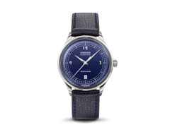 Union Glashütte Noramis Datum Deutschland Klassik 2021 Limitierte Edition Automatik Edelstahl 40mm blaues Zifferblatt blaues Lederband – Herrenuhren Uhr mit Datum aus Edelstahl. Das Gehäuse ist rund und silber. Das Lederarmband ist blau. Das Zifferblatt ist arabisch Index und blau.