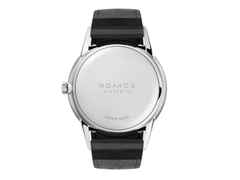 Nomos Glashütte Orion 38 Handaufzug Edelstahl 38mm weißes Zifferblatt schwarzes Zifferblatt Stahlboden – Herrenuhren Uhr ohne Datum aus Edelstahl. Das Gehäuse ist rund und silber. Das Lederarmband ist schwarz. Das Zifferblatt ist ein Index in weiß. – Ansicht 3