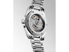 Longines Conquest Automatik Edelstahl 38mm silberfarbenes Zifferblatt Metallband – Herrenuhren Uhr mit Datum aus Edelstahl. Das Gehäuse ist rund und silber. Das Edelstahlarmband ist silber. Das Zifferblatt ist ein Index in silber. – Ansicht 4