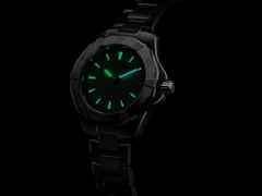 TAG Heuer Aquaracer Professional 200 Solargraph Quarz Edelstahl 34mm weißes Perlmutt-Zifferblatt Metallband – Damenuhren Uhr mit Datum aus Edelstahl. Das Gehäuse ist rund und silber. Das Edelstahlarmband ist silber. Das Zifferblatt ist ein Index in weiß. – Ansicht 6