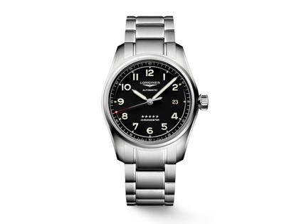 Longines Spirit Automatik Edelstahl 40mm schwarzes Zifferblatt Metallband – Herrenuhren Uhr mit Datum aus Edelstahl. Das Gehäuse ist rund und silber. Das Edelstahlarmband ist silber. Das Zifferblatt ist arabisch Index und schwarz.