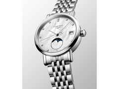 Longines Elegant Collection Quarz Edelstahl 30mm weißes Perlmutt-Zifferblatt Metallband – Damenuhren Uhr mit Datum aus Edelstahl. Das Gehäuse ist rund und silber. Das Edelstahlarmband ist silber. Das Zifferblatt ist ein Index in weiß. – Ansicht 2