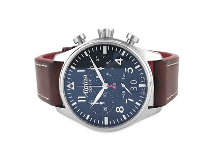 Juwelier Roller Startimer Pilot Chronograph Quarz Edelstahl 44mm blaues Zifferblatt Lederband AL-372N4S6 Full Set Occasion Neu – Herrenuhren Uhr mit Datum aus Edelstahl. Das Gehäuse ist rund und silber. Das Lederarmband ist braun. Das Zifferblatt ist arabisch Index und blau.