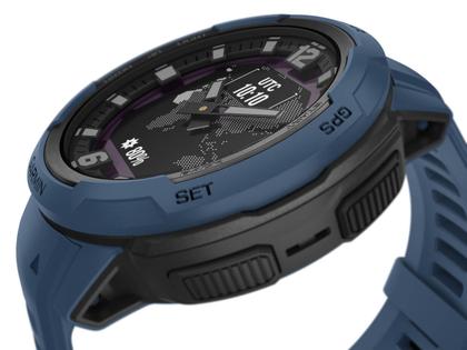 Garmin Instinct Crossover Solar faserverstärktes Polymer dunkelblau 45 mm Kautschukband dunkelblau – Herrenuhren Uhr Multifunktion aus Kautschuk und Kunststoff. Das Gehäuse ist rund und blau. Das Kautschuk / Kunststoff / Silikon Armband ist blau. Das Zifferblatt ist analog digital und schwarz. – Ansicht 7