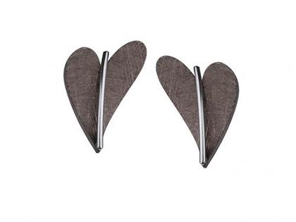 Ernstes Design Set 10 Edelstahl Altbronze beschichtet Herzohrstecker – Ohrschmuck Ohrstecker aus Edelstahl.