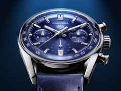 TAG Heuer Carrera Chronograph Automatik Edelstahl 39mm blaues Zifferblatt blaues Lederband – Herrenuhren Chronograph aus Edelstahl und Leder. Das Gehäuse ist rund und silber. Das Lederarmband ist blau. Das Zifferblatt ist ein Index in blau. – Ansicht 7