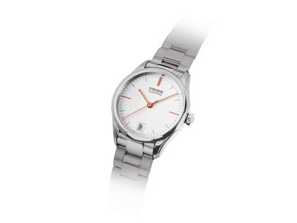 Union Glashütte Viro Datum Automatik Edelstahl 34mm silberfarbenes Zifferblatt Metallband – Damenuhren Uhr mit Datum aus Edelstahl. Das Gehäuse ist rund und silber. Das Edelstahlarmband ist silber. Das Zifferblatt ist ein Index in silber. – Ansicht 3