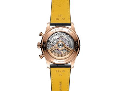 Breitling Navitimer B01 Chronograph 43 Rotgold anthrazitfarbenes Zifferblatt schwarzes Lederband Germany Gold Edition – Herrenuhren Chronograph aus 750 Rotgold. Das Gehäuse ist rund und roségold. Das Lederarmband Kroko / Alligator ist schwarz. Das Zifferblatt ist ein Index in grau. – Ansicht 2