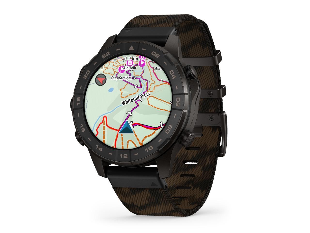 Garmin MARQ Commander Gen 3 Titan Schwarz-DLC 47mm digitales Display schwarzes Textilband – Herrenuhren Uhr Multifunktion aus DLC beschichtet, Keramik und Titan. Das Gehäuse ist rund und grau. Das Textilarmband ist schwarz. Der Zifferblatt ist digital. – Ansicht 2