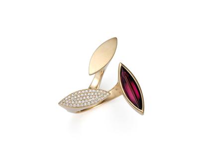 Angela Hübel Galapagos mit Granat und Brillantfläche Roségold – Ringe Ring mit Besatz aus 750 Rotgold.