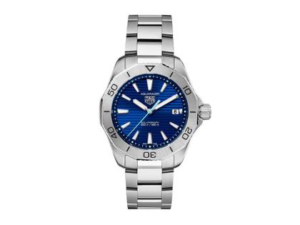 TAG Heuer Aquaracer Professional 200 Solargraph Quarz Edelstahl 40mm blaues Zifferblatt Metallband – Herrenuhren Uhr mit Datum aus Edelstahl. Das Gehäuse ist rund und silber. Das Edelstahlarmband ist silber. Das Zifferblatt ist ein Index in blau.
