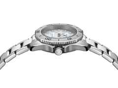 TAG Heuer Aquaracer Professional 200 Quarz Edelstahl 30mm weißes Perlmutt-Zifferblatt mit Brillanten Metallband – Damenuhren Uhr ohne Datum aus Edelstahl. Das Gehäuse ist rund und silber. Das Edelstahlarmband ist silber. Das Zifferblatt ist ein Index in weiß. – Ansicht 4