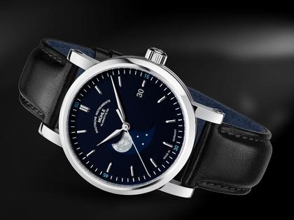 Mühle Glashütte Teutonia IV BlueMoon Automatik Edelstahl 39mm nachtblaues Zifferblatt schwarzes Lederband – Herrenuhren Uhr mit Datum aus Edelstahl und Leder. Das Gehäuse ist rund und silber. Das Lederarmband ist schwarz. Das Zifferblatt ist ein Index in blau. – Ansicht 2