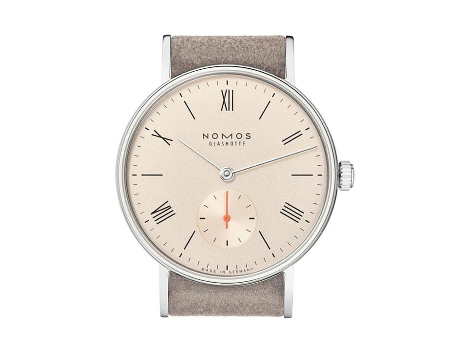 Nomos Glashütte Ludwig 33 Champagner Handaufzug Edelstahl beiges Zifferblatt beiges Lederband Stahlboden – Damenuhren Uhr ohne Datum aus Edelstahl und Leder. Das Gehäuse ist rund und silber. Das Lederarmband ist beige. Das Zifferblatt ist römisch Index und beige. – Ansicht 2