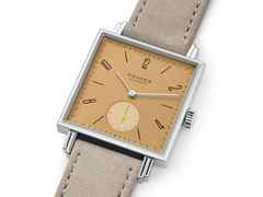 Nomos Glashütte Tetra Origins Ochra Handaufzug Edelstahl 29,5mm gelbes Zifferblatt graues Lederband Glasboden – Damenuhren Uhr ohne Datum aus Edelstahl und Leder. Das Gehäuse ist quadratisch und silber. Das Lederarmband ist grau. Das Zifferblatt ist arabisch Index und gelb. – Ansicht 3