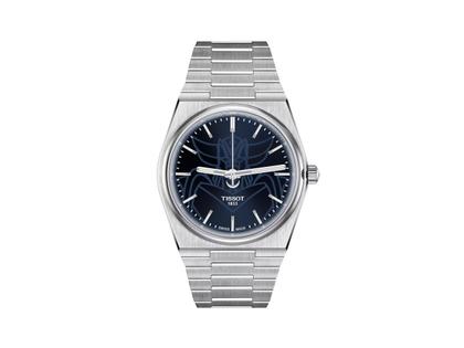 Herrenuhren Uhr ohne Datum aus Edelstahl. Das Gehäuse ist rund und silber. Das Edelstahlarmband ist silber. Das Zifferblatt ist ein Index in blau.