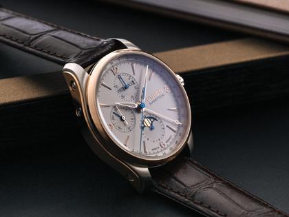 Union Glashütte Belisar Chronograph Mondphase Automatik Edelstahl 42mm weißes Zifferblatt braunes Lederband – Herrenuhren Chronograph aus Edelstahl. Das Gehäuse ist rund und silber. Das Lederarmband ist braun. Das Zifferblatt ist arabisch Index und silber. – Ansicht 6
