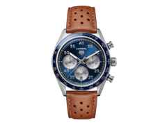 TAG Heuer Carrera Chronograph Sport Automatik Edelstahl 42mm blaues Zifferblatt braunes Lederband – Herrenuhren Chronograph aus Edelstahl und Keramik. Das Gehäuse ist rund und silber. Das Lederarmband ist braun. Das Zifferblatt ist arabisch Index und blau.