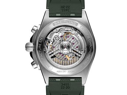 Breitling Chronomat B01 42 Automatik Edelstahl grünes Zifferblatt grünes Kautschukband – Herrenuhren Chronograph aus Edelstahl. Das Gehäuse ist rund und silber. Das Kautschuk / Kunststoff / Silikon Armband ist grün. Das Zifferblatt ist ein Index in grün. – Ansicht 2