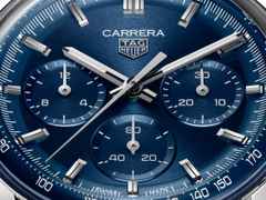 TAG Heuer Carrera Chronograph Automatik Edelstahl 41mm blaues Zifferblatt Metallband – Herrenuhren Chronograph aus Edelstahl. Das Gehäuse ist rund und silber. Das Edelstahlarmband ist silber. Das Zifferblatt ist ein Index in blau. – Ansicht 5