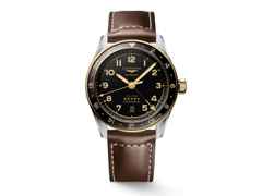 Longines Spirit Zulu Time Automatik Edelstahl 42mm Gelbgold-Lünette graues Zifferblatt braunes Lederband – Herrenuhren Uhr mit Datum aus 750 Gelbgold, Edelstahl, Keramik und Leder. Das Gehäuse ist rund und silber-gelbgold. Das Lederarmband ist braun. Das Zifferblatt ist arabisch Index und grau.