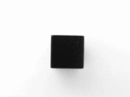 Apero Anhänger Würfel Aluminium 10mm Schwarz – Anhänger Anhänger ohne Besatz aus Aluminium.