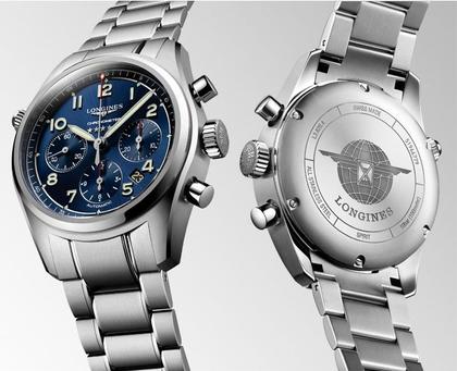Longines Spirit Chronograph Automatik Edelstahl 42mm blaues Zifferblatt Metallband – Herrenuhren Chronograph aus Edelstahl. Das Gehäuse ist rund und silber. Das Edelstahlarmband ist silber. Das Zifferblatt ist arabisch Index und blau. – Ansicht 2