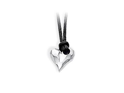 Drachenfels Design Heartbreaker Collier Herzlein mit Lederband – Halsschmuck Collier aus 925 Silber.