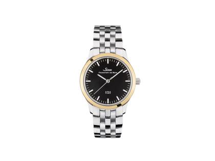 Sinn Spezialuhren 434 St GG S Quarz Edelstahl 34mm schwarzes Zifferblatt Metallband – Damenuhren Uhr ohne Datum aus 750 Gelbgold und Edelstahl. Das Gehäuse ist rund und silber-gelbgold. Das Edelstahlarmband ist silber. Das Zifferblatt ist ein Index in schwarz.