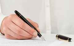 Montblanc Meisterstück Classique  Füllfederhalter Edelharz vergoldet – Schreibgeräte Füllfederhalter in schwarz und aus 585 Gelbgold und Edelharz. – Ansicht 4