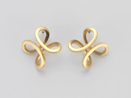 Angela Hübel Infinity Ohrstecker Gelbgold – Ohrschmuck Ohrstecker aus 750 Rotgold.