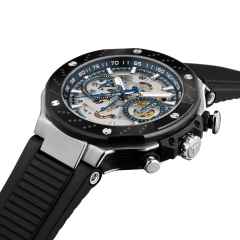Tissot T-Race MotoGP                   2025 Chronograph Limited Edition Automatic Edelstahl 45mm skelettiertes Zifferblatt schwarzes Silikonband – Herrenuhren Chronograph aus Edelstahl und PVD beschichtet. Das Gehäuse ist rund und silber. Das Kautschuk / Kunststoff / Silikon Armband ist schwarz. Das Zifferblatt ist ein Index in blau. – Ansicht 3
