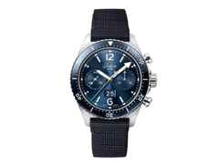 Glashütte Original SeaQ Chronograph Automatik Edelstahl 43mm blaues Zifferblatt blaues Textilband – Herrenuhren Chronograph aus Edelstahl und Keramik. Das Gehäuse ist rund und silber. Das Textilarmband ist blau. Das Zifferblatt ist arabisch Index und blau.