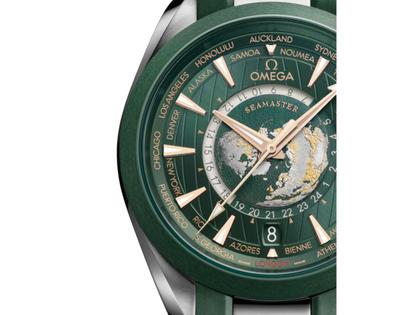 Omega Seamaster Aqua Terra 150M Automatik Edelstahl 43mm grünes Zifferblatt grünes Kautschukband – Herrenuhren Uhr mit Datum aus 750 Gelbgold, Edelstahl, Kautschuk und Keramik. Das Gehäuse ist rund und silber. Das Kautschuk / Kunststoff / Silikon Armband ist grün. Das Zifferblatt ist ein Index in grün. – Ansicht 4