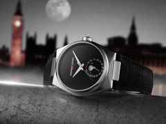 Frederique Constant Highlife Moonphase Date Manufacture Time+Tide Automatik Edelstahl 39mm schwarzes Onyx Zifferblatt – Herrenuhren Uhr mit Datum aus Edelstahl und Leder. Das Gehäuse ist rund und silber. Das Edelstahlarmband ist silber. Das Zifferblatt ist ohne Zeichen und schwarz. – Ansicht 5