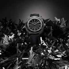 Longines Ultra-Chron Carbon Automatik Titan 43mm schwarzes Zifferblatt schwarzes Synthetikband – Herrenuhren Uhr ohne Datum aus Carbon und Titan. Das Gehäuse ist rund und anthrazit. Das Textilarmband ist schwarz. Das Zifferblatt ist ein Index in schwarz. – Ansicht 5