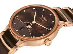 Rado Centrix Diamonds Quarz Edelstahl Roségold-PVD 35mm braunes Perlmutt-Zifferblatt mit Brillanten Metallband – Damenuhren Uhr mit Datum aus Edelstahl, Keramik und PVD beschichtet. Das Gehäuse ist rund und roségold. Das Edelstahlarmband ist roségold. Das Zifferblatt ist ein Index in braun. – Ansicht 2