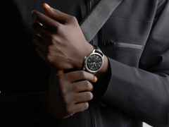 Longines Conquest Heritage Central Power Reserve Automatik Edelstahl 38mm schwarzes Zifferblatt schwarzes Lederband – Herrenuhren Uhr mit Datum aus Edelstahl und Leder. Das Gehäuse ist rund und silber. Das Lederarmband Kroko / Alligator ist schwarz. Das Zifferblatt ist ein Index in schwarz. – Ansicht 6