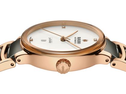 Rado Centrix Diamonds Automatik Edelstahl Roségold-PVD 30,5mm weißes Zifferblatt mit Brillanten Metallband – Damenuhren Uhr mit Datum aus Edelstahl, Keramik und PVD beschichtet. Das Gehäuse ist rund und roségold. Das Keramikarmband ist grau. Das Zifferblatt ist ein Index in weiß. – Ansicht 3