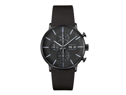 Junghans FORM A Chronoscope Automatik Edelstahl PVD-Schwarz 42mm schwarzes Zifferblatt schwarzes Lederband – Herrenuhren Chronograph aus Edelstahl, Leder und PVD beschichtet. Das Gehäuse ist rund und schwarz. Das Lederarmband ist schwarz. Das Zifferblatt ist ein Index in schwarz.