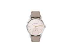 Nomos Glashütte Orion 33 Rosé Handaufzug Edelstahl 33mm roséfarbenes Zifferblatt braunes Lederband Glasboden – Damenuhren Uhr ohne Datum aus Edelstahl und Leder. Das Gehäuse ist rund und silber. Das Lederarmband ist beige. Das Zifferblatt ist ein Index in rosa.
