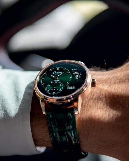 Glashütte Original PanoMaticLunar Automatik Rotgold 40mm grünes Zifferblatt grünes Lederband Dornschließe – Herrenuhren Uhr mit Datum aus 750 Rotgold. Das Gehäuse ist rund und roségold. Das Lederarmband Kroko / Alligator ist grün. Das Zifferblatt ist ein Index in grün. – Ansicht 8