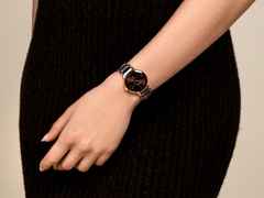 Rado Centrix Diamonds Automatik Edelstahl Roségold-PVD 30,5mm braunes Zifferblatt Metallband – Damenuhren Uhr mit Datum aus Edelstahl, Keramik und PVD beschichtet. Das Gehäuse ist rund und roségold. Das Keramikarmband ist braun. Das Zifferblatt ist ein Index in braun. – Ansicht 6