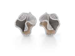 Cammilli Firenze Sultana Ohrstecker Tricolor White Ice, Black Lava und Natural Beige Gold mit Brillanten 0,480ct – Ohrschmuck Ohrstecker aus 750 Weißgold.