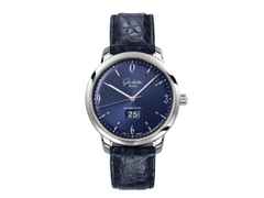 Glashütte Original Sixties Panoramadatum Automatik Edelstahl 42mm blaues Zifferblatt blaues Lederband – Herrenuhren Uhr mit Datum aus Edelstahl. Das Gehäuse ist rund und silber. Das Lederarmband Kroko / Alligator ist blau. Das Zifferblatt ist ein Index in blau.